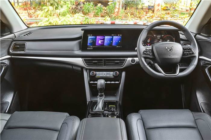 Mahindra XUV700 Ebony Edition Unveiled at ₹19.64 Lakh! 1 Mahindra XUV700 Ebony interior and features